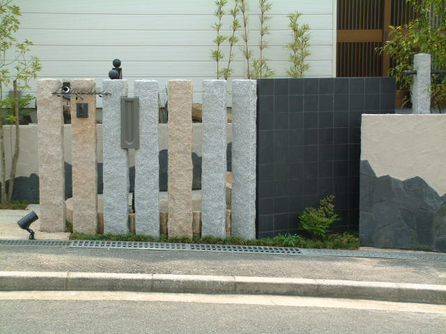 木津川市・エクステリアリフォーム/石柱のある家 2